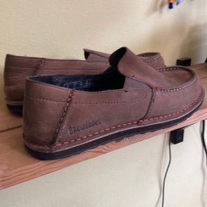 Lightly used pair of men’s size 10 Brewshoes. No box